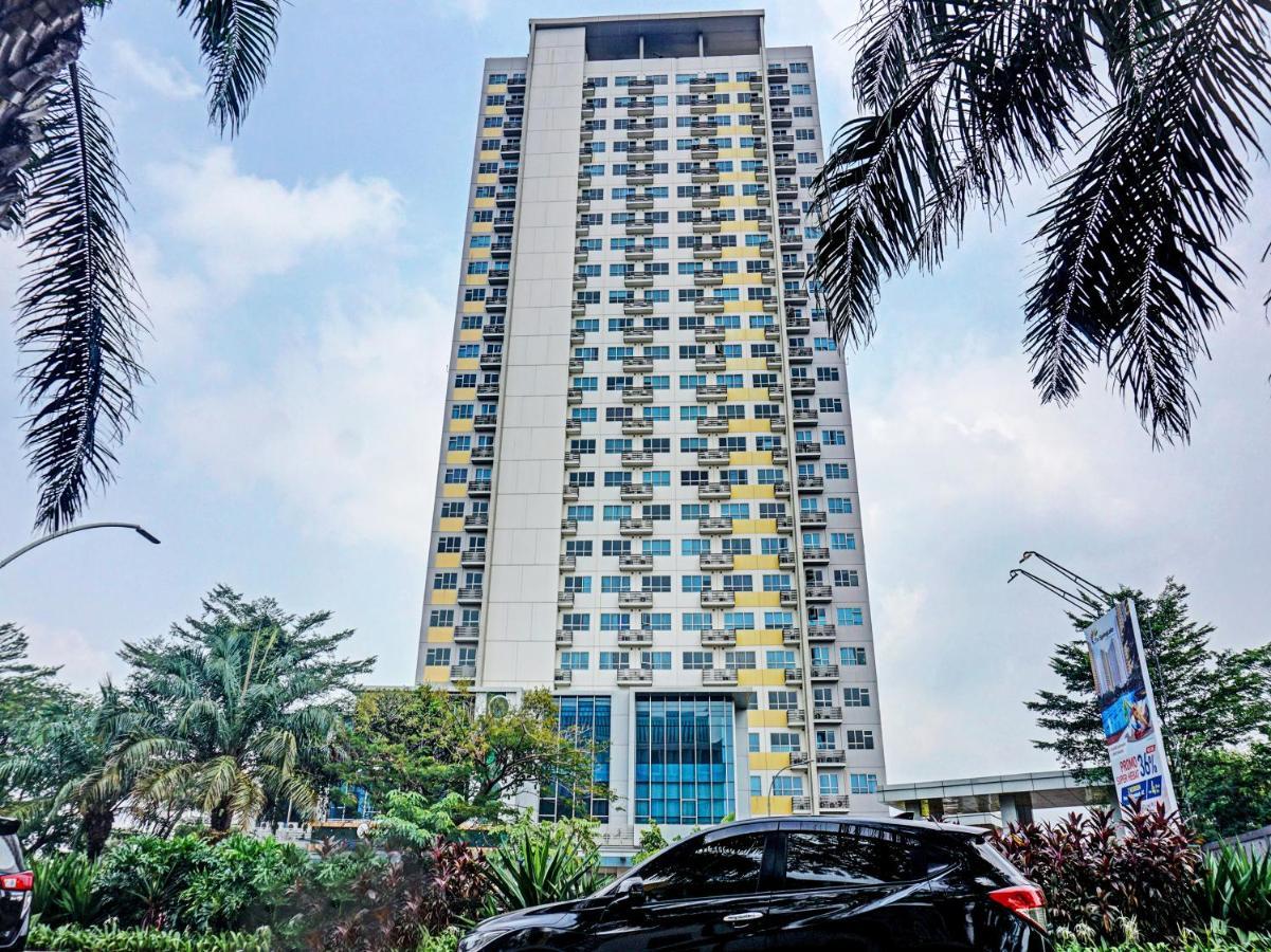 Collection O 91652 The Springlake Summarecon Bekasi Hotel Exterior photo