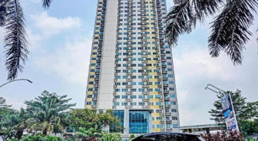 Collection O 91652 The Springlake Summarecon Bekasi Hotel Exterior photo